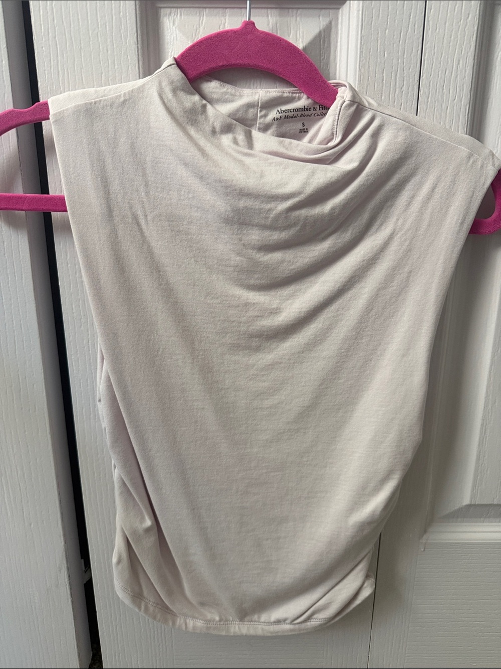 Abercrombie & Fitch Sleeveless Mock Neck Top — Blush